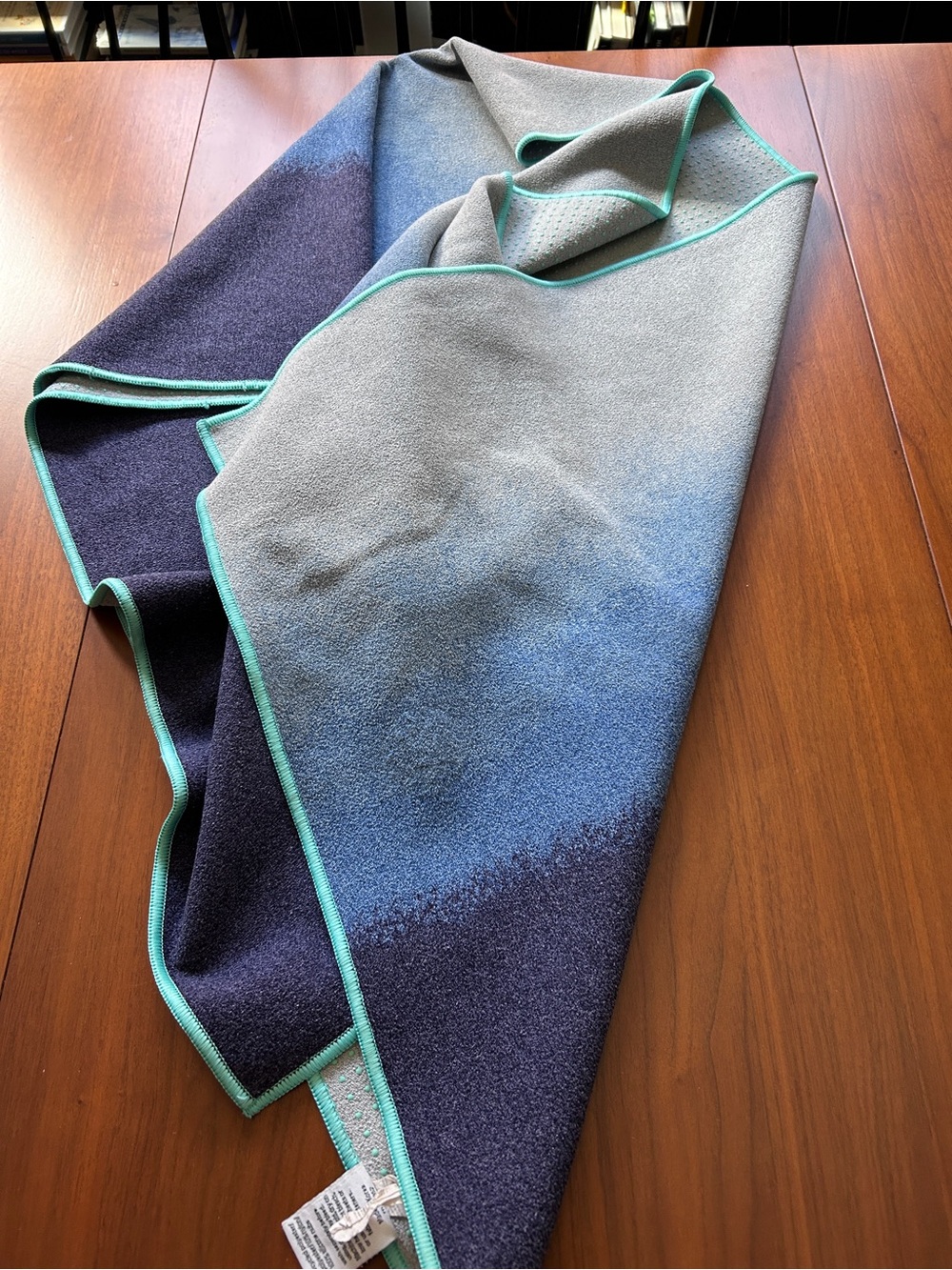 manduka Mint-Accent Gray Non-Slip Yoga Towel 24x71 - Picture 5 of 6